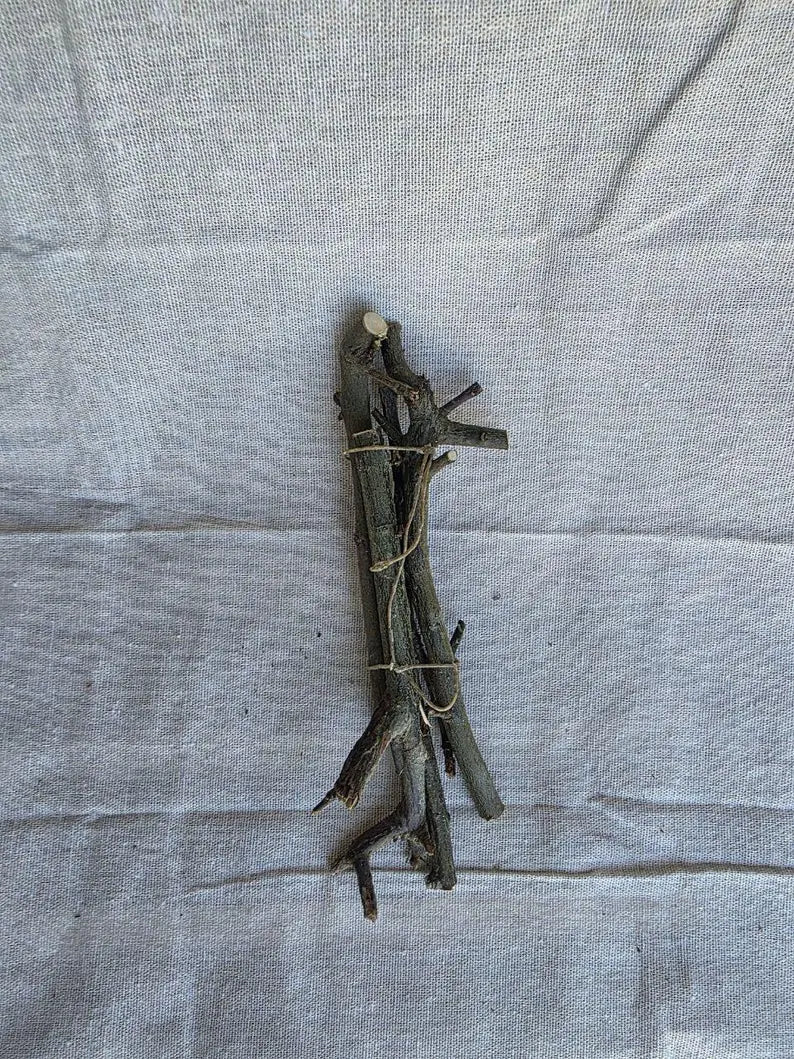 Natural Bay Laurel Wood Sticks Bundle